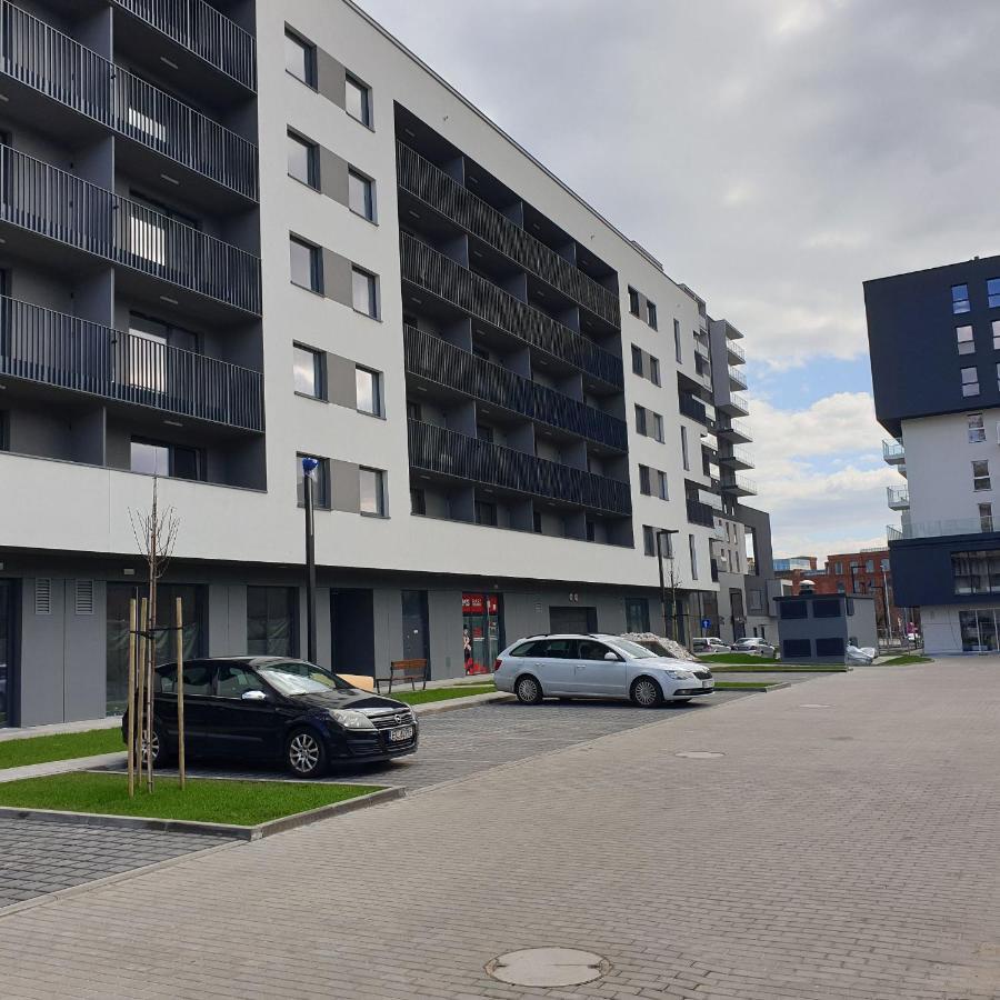 Q Silver -klimatyzowane Przy Manufakturze Z Garazem Gratis, Fv *